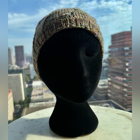 Handcrafted Knit Spiral Slouchy Hat - Grey Marled - Picture 4 of 7